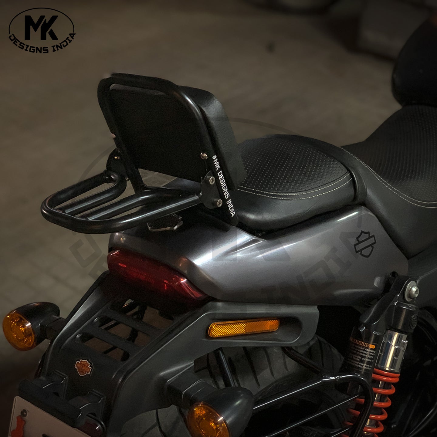 Backrest HD StreetRod with Carrier.